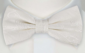 FLOTT WHITE gebundene Fliege